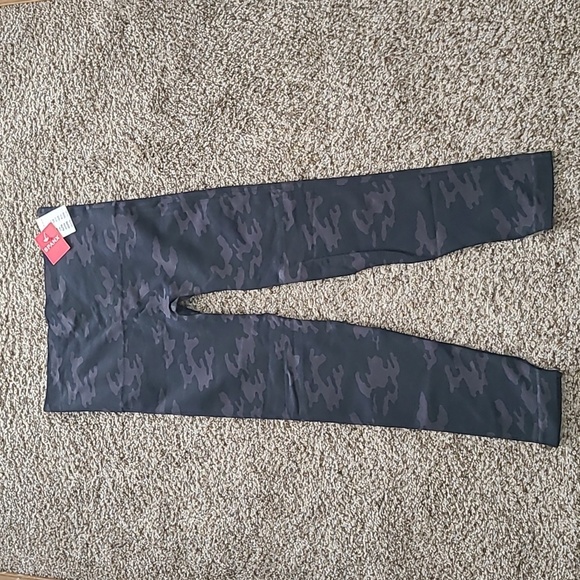 SPANX Pants - SPANKX Look at Me Now Leggins
